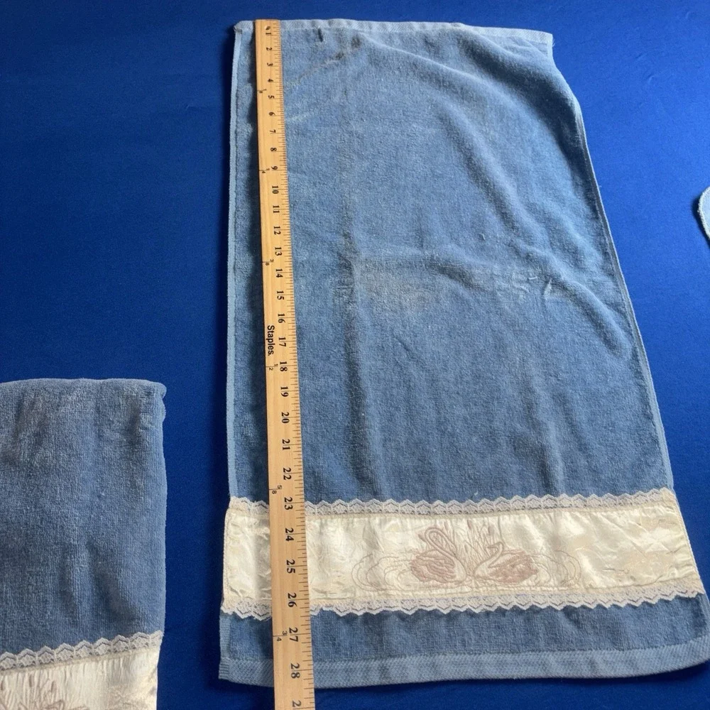 Vintage Embroidered Swans Blue Bath Towels Grandma core Set Of 4